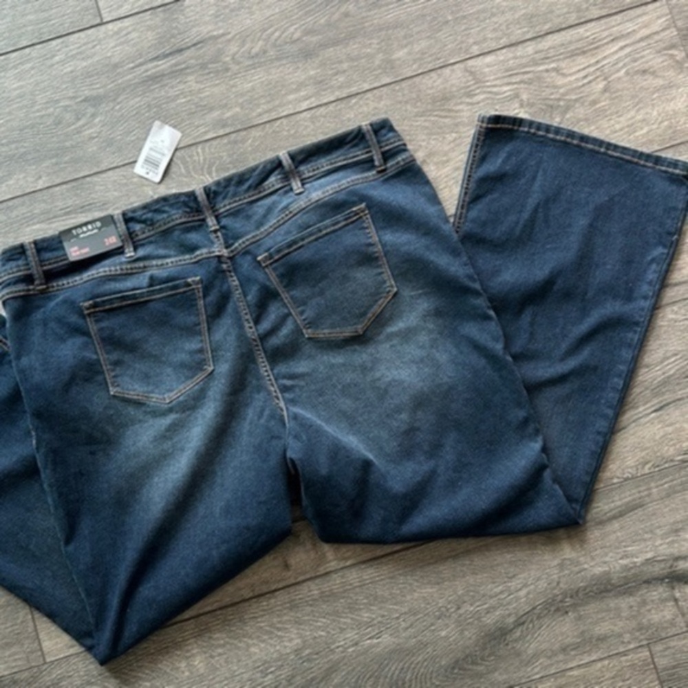 NWT Torrid Jeans Luxe Slim Boot cut mid rise size 24 blue denim bikercore